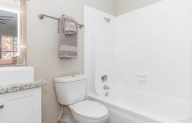 2 beds, 2 baths, 863 sqft, $1,259