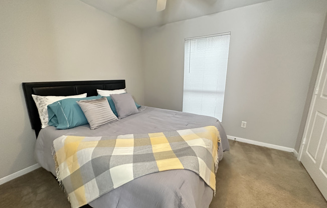 3 beds, 2 baths, 1,096 sqft, $1,399