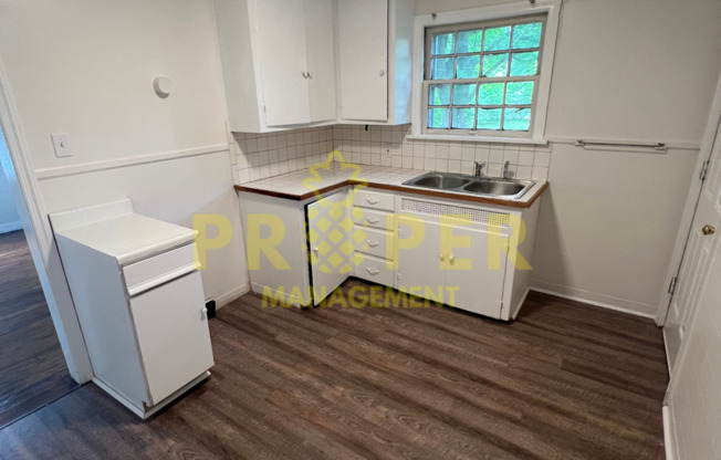 2 beds, 1 bath, $900