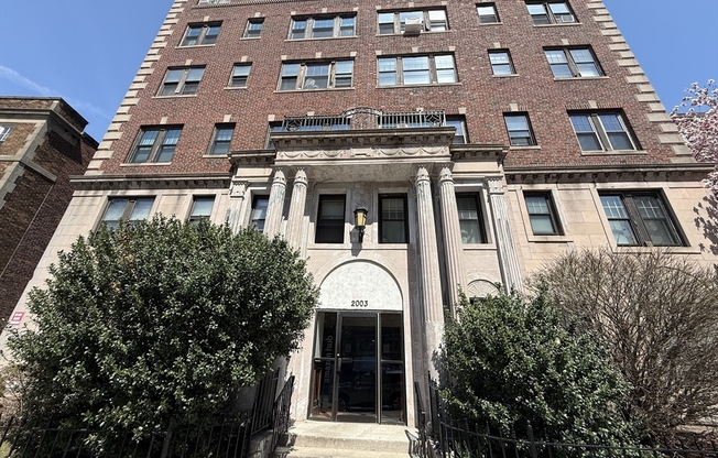 3 beds, 1 bath, 960 sqft, $3,100, Unit 8