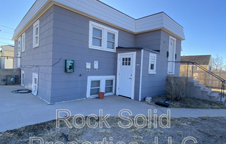 1319 E 20 ST