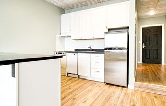 Discover Skyway Connected: Luxury Living in Downtown Minneapolis for $1,199/month!