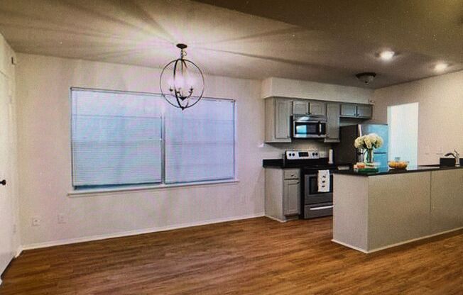 2 beds, 2 baths, 1,100 sqft, $1,525, Unit 2703