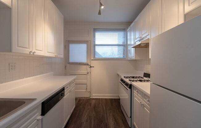 1 bed, 1 bath, 750 sqft, $2,547