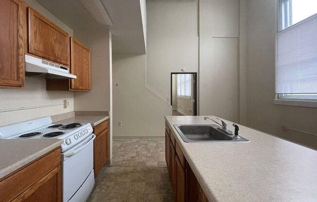 2 beds, 1 bath, 850 sqft, $825, Unit 357