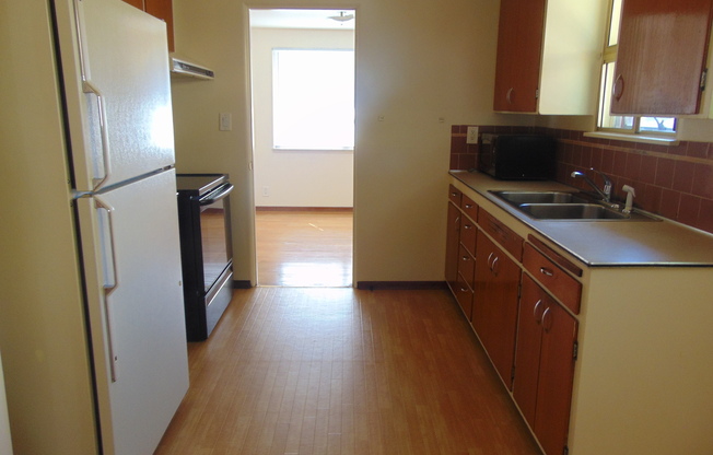 3 beds, 2 baths, $3,400