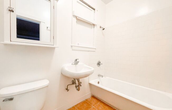 Studio, 1 bath, $1,395, Unit 16