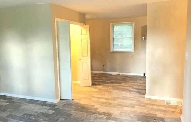 3 beds, 1 bath, $1,299