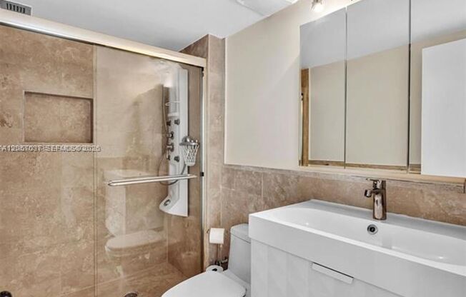 2 beds, 2 baths, $3,500, Unit # 206