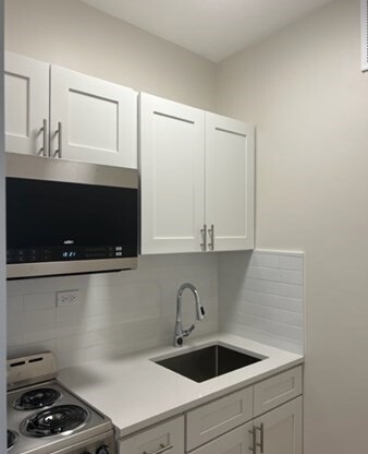 Studio, 1 bath, 357 sqft, $2,200, Unit 8