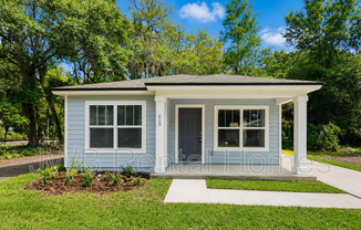 609 30 ST E