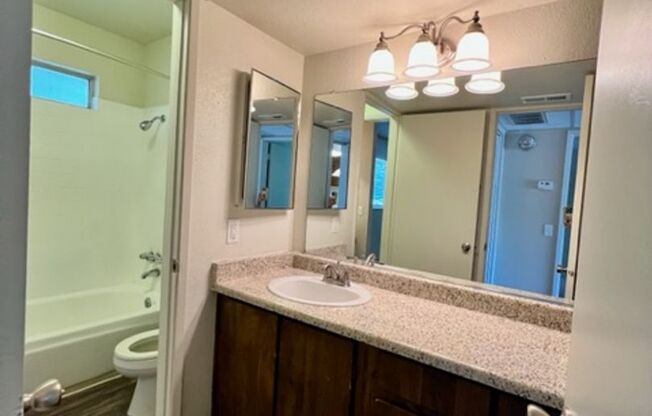 1 bed, 1 bath, 700 sqft, $1,595, Unit 88
