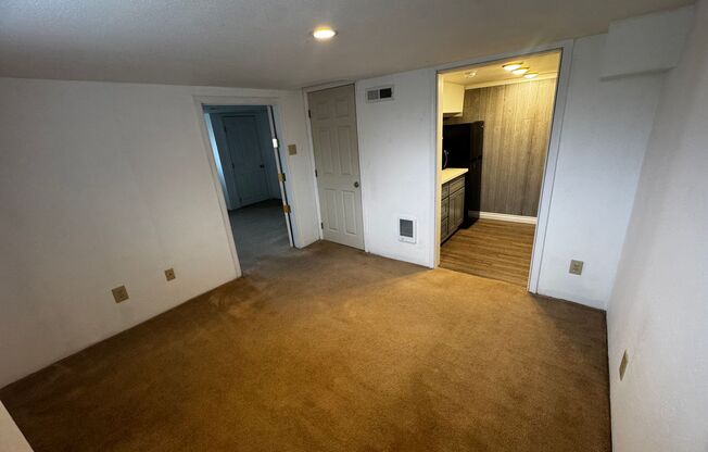 1 bed, 1 bath, $1,400, Unit # B