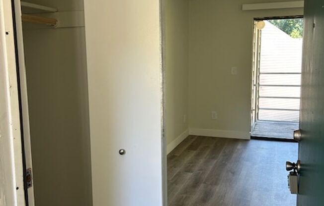 1 bed, 1 bath, 640 sqft, $1,400, Unit 335-215