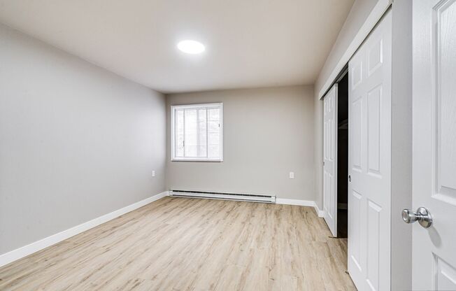 2 beds, 1 bath, 932 sqft, $1,499, Unit 13