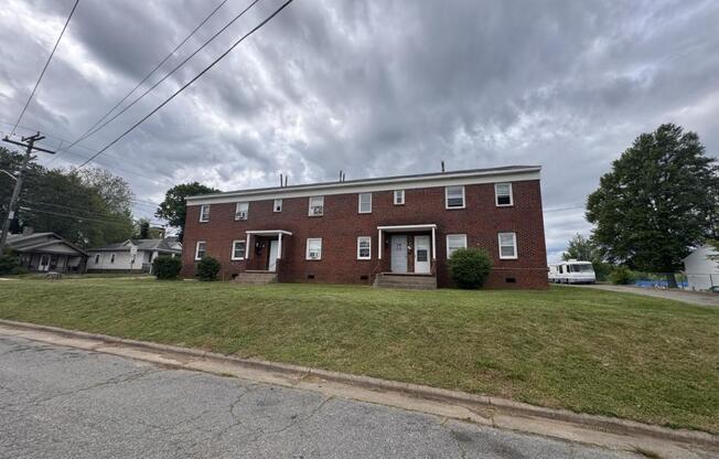 1415 E 5 ST