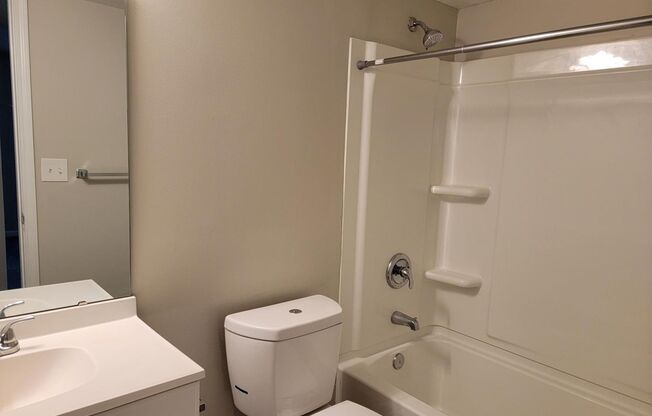 2 beds, 2 baths, 1,015 sqft, $1,292, Unit 016102