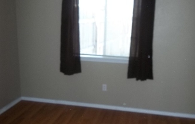 3 beds, 2 baths, $1,550