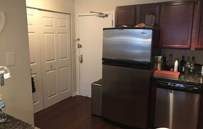 STREETERVILLE'S 1bed/1bath Available