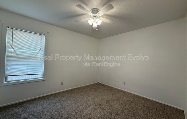 2 beds, 1 bath, 763 sqft, $995, Unit 119