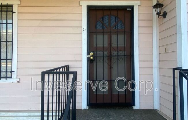 310 N MOORE AVE
