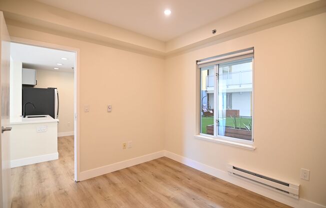 2 beds, 1 bath, 760 sqft, $2,774, Unit 204