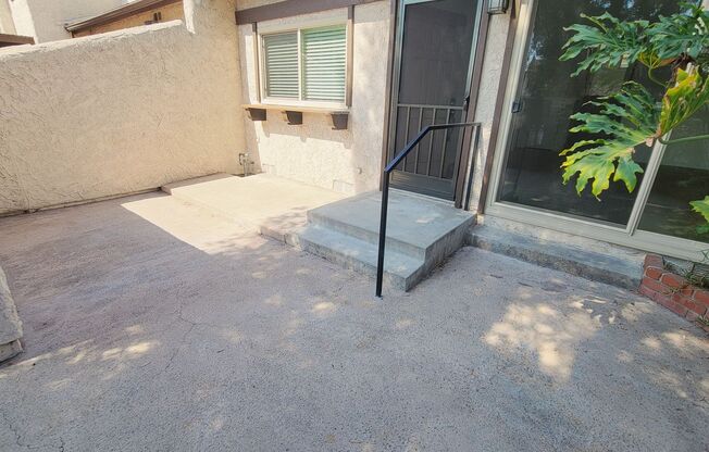Torrance Townhouse for LEASE | 3 Bed/2 Bath | 2-Car Garage | Complex Swimming Pool