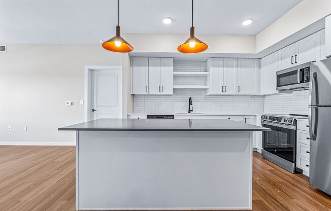 3 beds, 2 baths, 1,275 sqft, $1,999, Unit 1-206