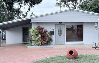 957 W 67th Street St HIALEAH, FL 33012