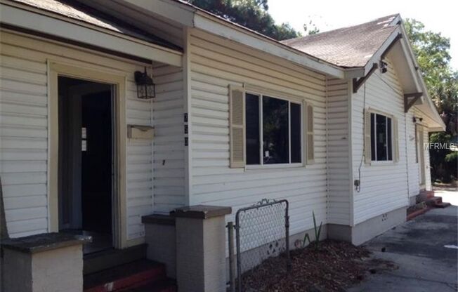 Large 4 bedroom 1 Bath House for rent