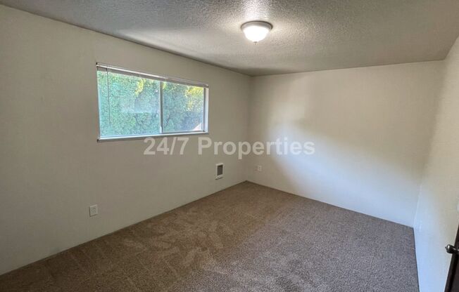 2 beds, 1 bath, $1,395, Unit 4124 Unit C