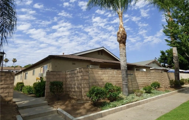3025 GARNET LN