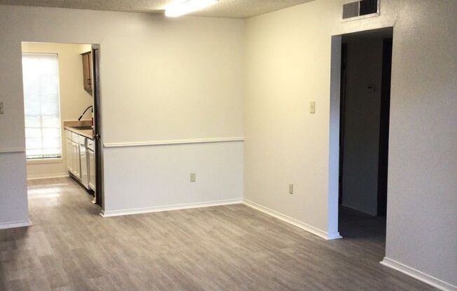 2 beds, 2 baths, 995 sqft, $800, Unit 22