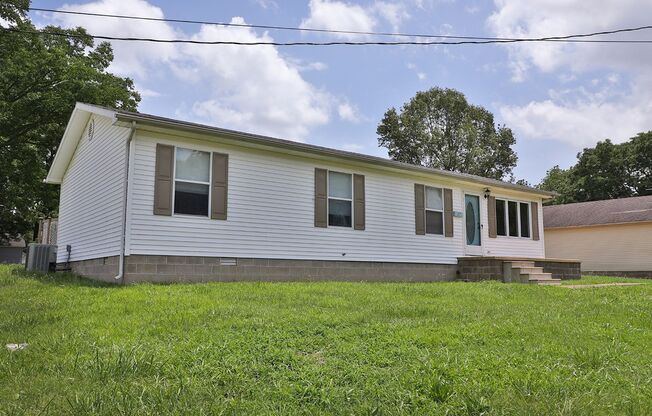 Desirable 4 Bed, 2 Bath House in Martin, TN!