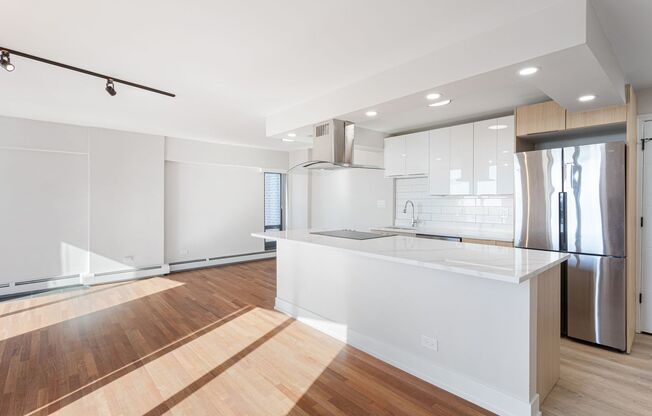 2 beds, 1.5 baths, 976 sqft, $3,000, Unit 20K