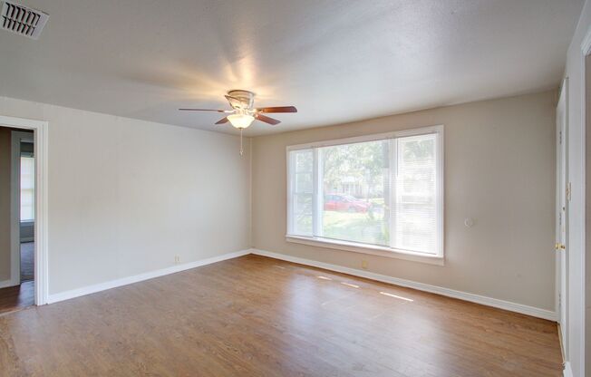 Half off 3rd month's rent! 3 Bedroom Cleburne Home for Lease!