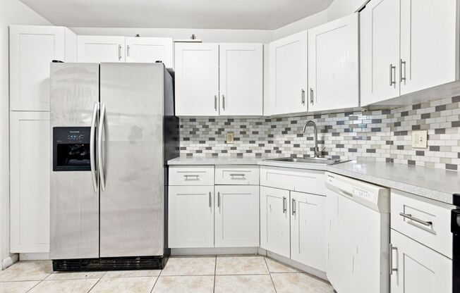 Beautiful 2-Bedroom 2-Bath Condo with Lake View