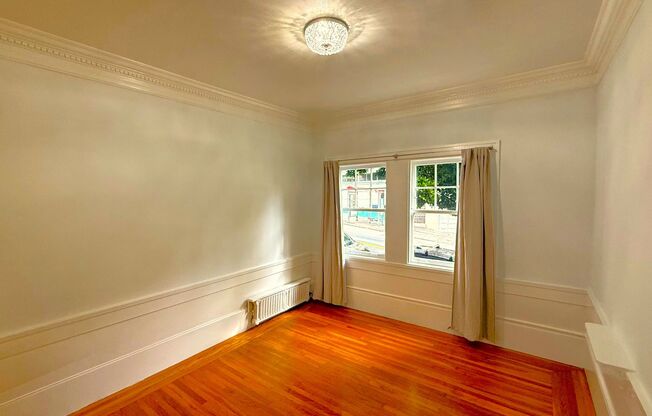 EPIC REA - Fantastic Location - Renovated and Historic Studio on Nob Hill!