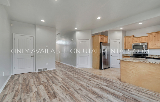 279 E AILEE LN
