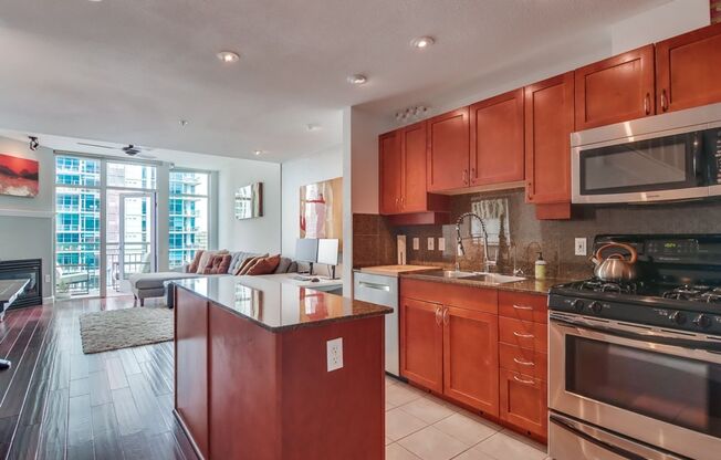 2 beds, 2.5 baths, $3,750, Unit 1112