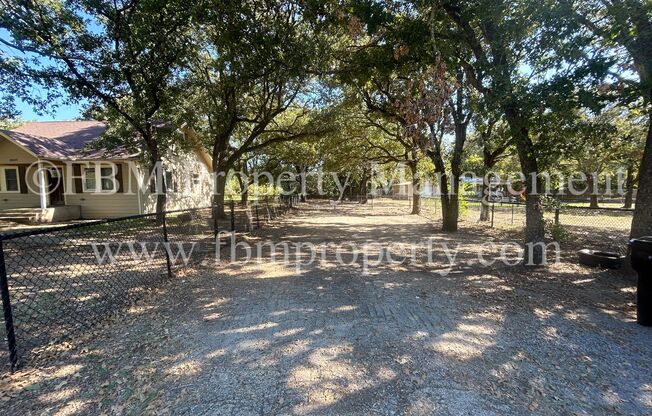 10693 FM 148 - Cozy 3 Bedroom, 2 Bathroom Home in Scurry, TX!