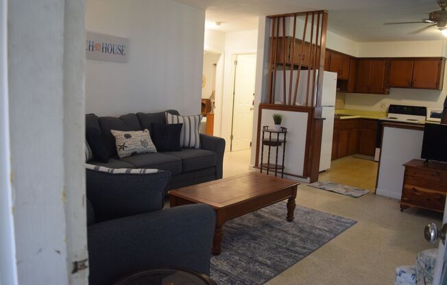 2 beds, 1 bath, $1,950