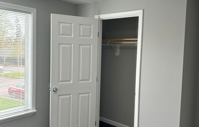 2 beds, 1 bath, 788 sqft, $1,300, Unit 1897F