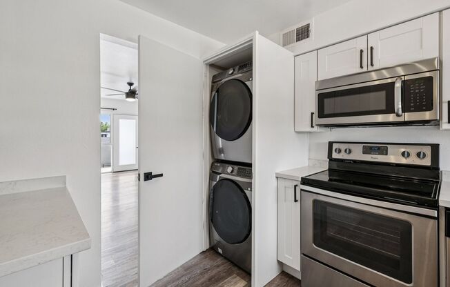 2 beds, 2 baths, 890 sqft, $1,549, Unit 229