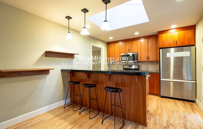 Enchanting 4-Bed Palisades Oasis with Idyllic Garden!