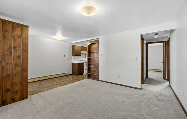 2 beds, 1 bath, $1,025, Unit #2