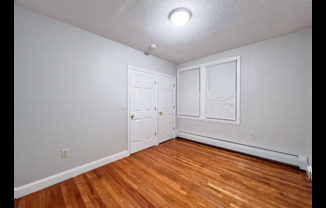 3 beds, 1 bath, $1,750, Unit 1st Fl