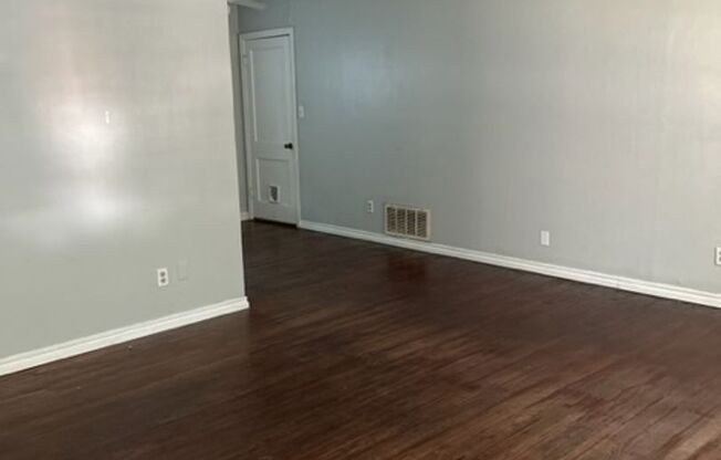 2 Bedroom 1 bath Close to OU Campus