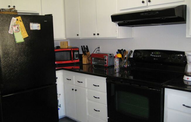 La Mesa "Near SDSU" Spacious 2BR/2BA Condominium with Garage