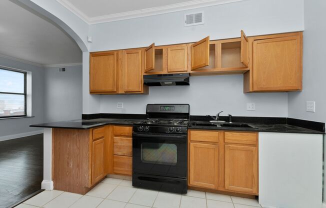 2 beds, 1 bath, $1,250